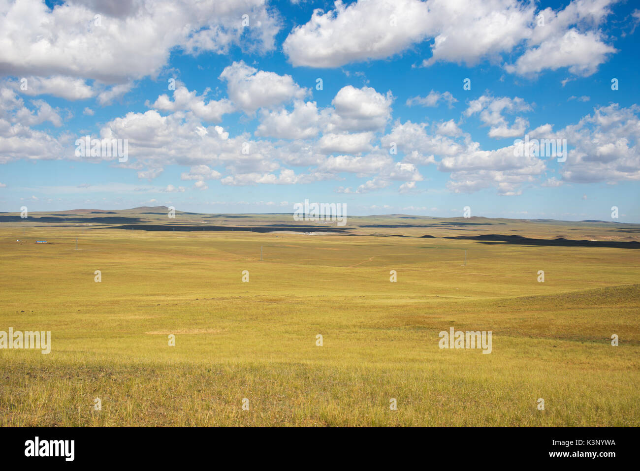 Les prairies de la Mongolie intérieure se trouvait sur une colline dominant l'ensemble de l'image. Banque D'Images