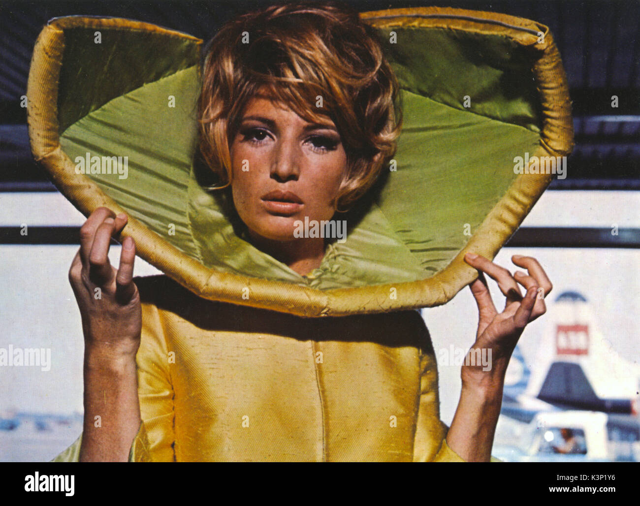BLAISE MODESTIE [BR 1966] Virna Lisi Date : 1966 Banque D'Images