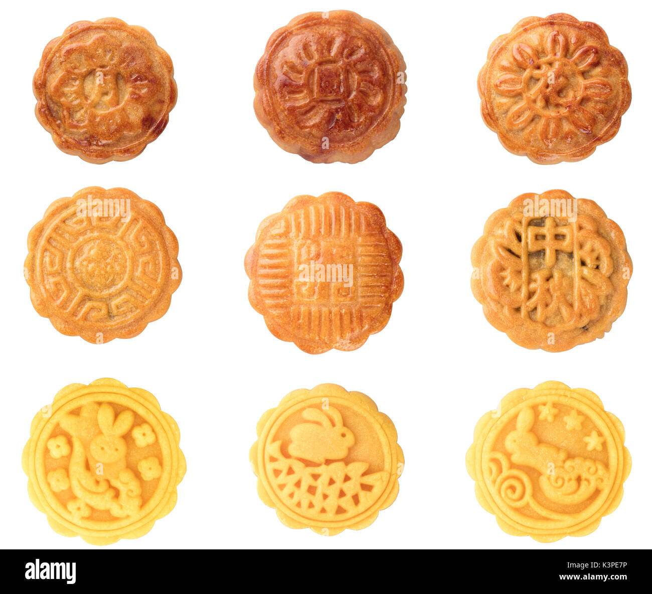 Mooncake handmad isolé sur fond blanc en pleine profondeur de champ à chemin de détourage. Banque D'Images