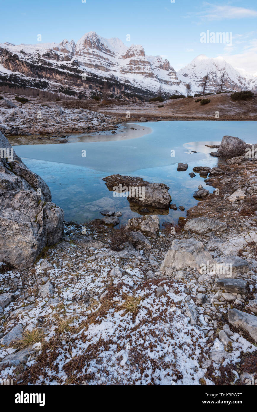 Alpine Lake Parc Naturel Adamello Brenta sur l'Europe, Italie, Trentin-Haut-Adige Trento, région, district de la vallée de Non, Parc Naturel Adamello Brenta Banque D'Images