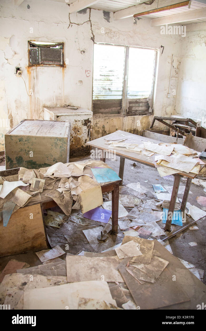 Salle de réception de l'abandon d'un hôtel pour touristes et visiteurs Montserrat Iles sous le vent Caraïbes Petites Antilles Banque D'Images