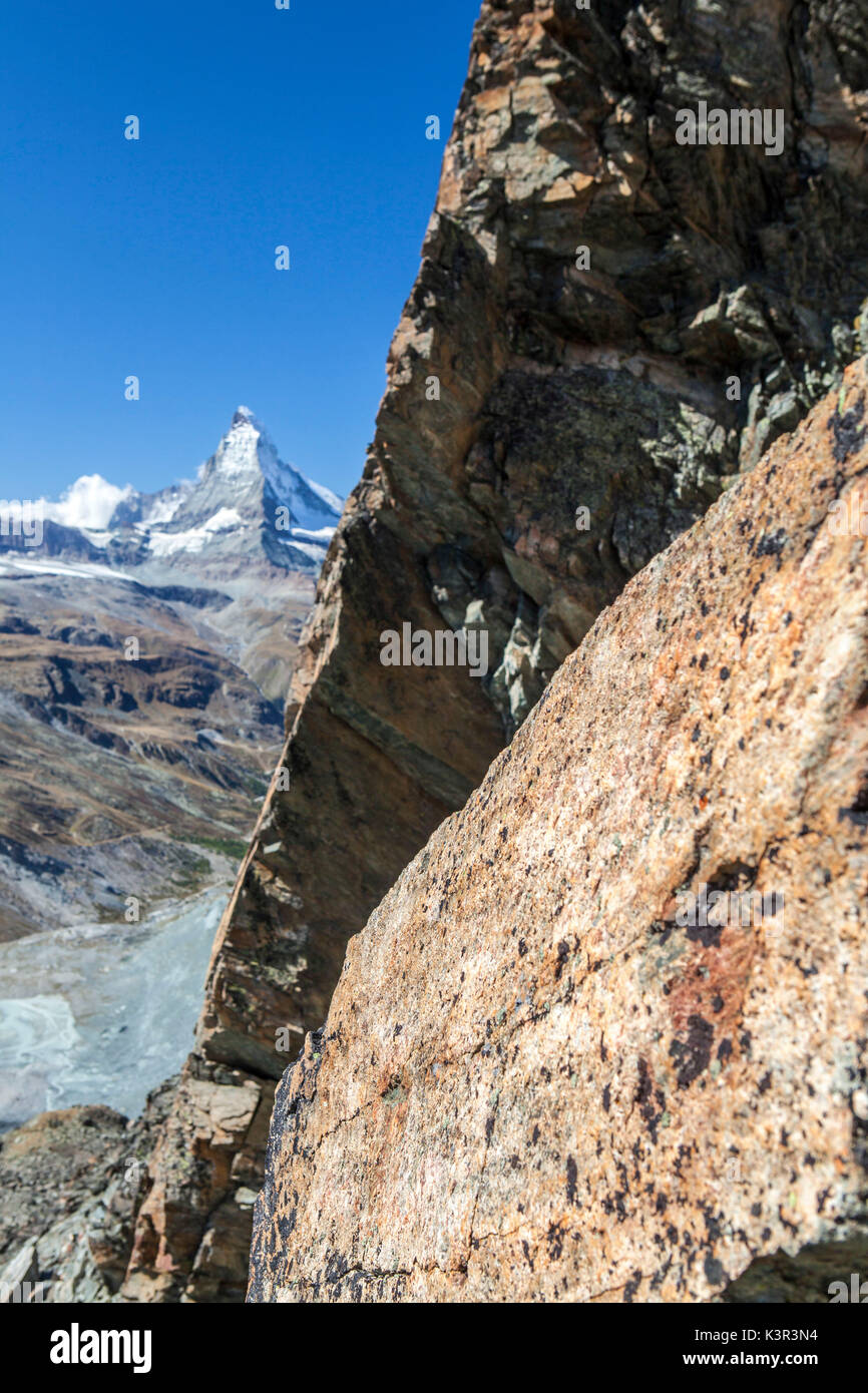 Un regard sur le Cervin. Zermatt Canton du Valais Alpes Pennines Suisse Europe Banque D'Images