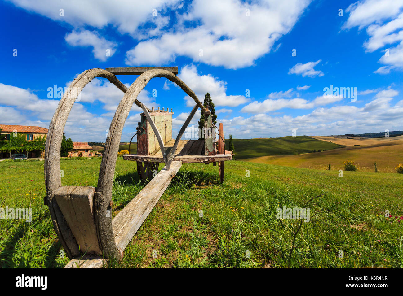 Machines agricoles anciens à San Quirico d'Orcia, Val d'Orcia, Toscane, Italie, Europe Banque D'Images