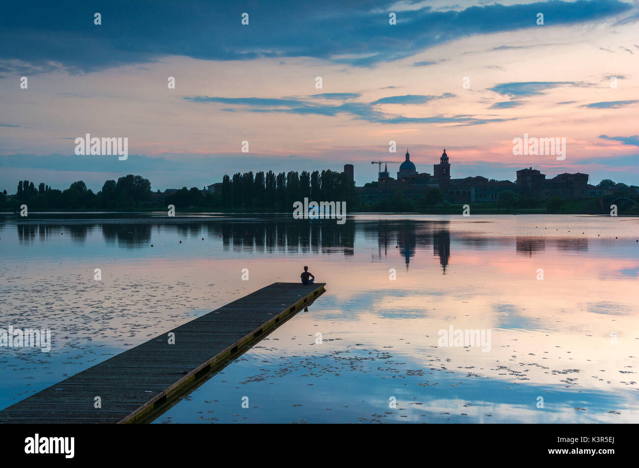 Au coucher du soleil, Mantova Mantova province, district de Lombardie, Italie, Europe. Banque D'Images