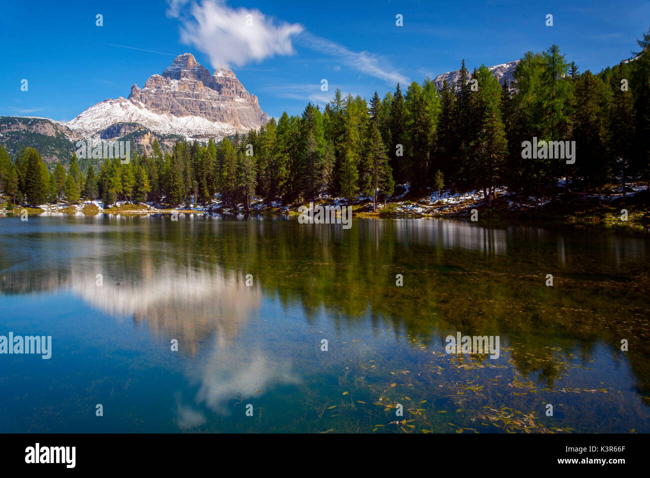 Lac Antorno, province d'Auronzo, Veneto, Italie Banque D'Images