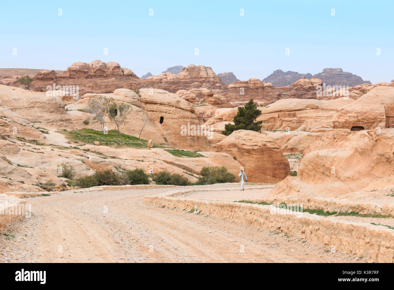 L'exploration touristique des ruines de l'antique Petra, Jordanie Banque D'Images