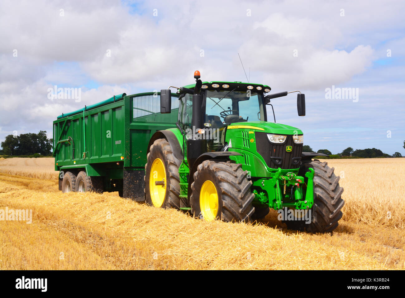 Tracteur John Deere 6215R Banque D'Images