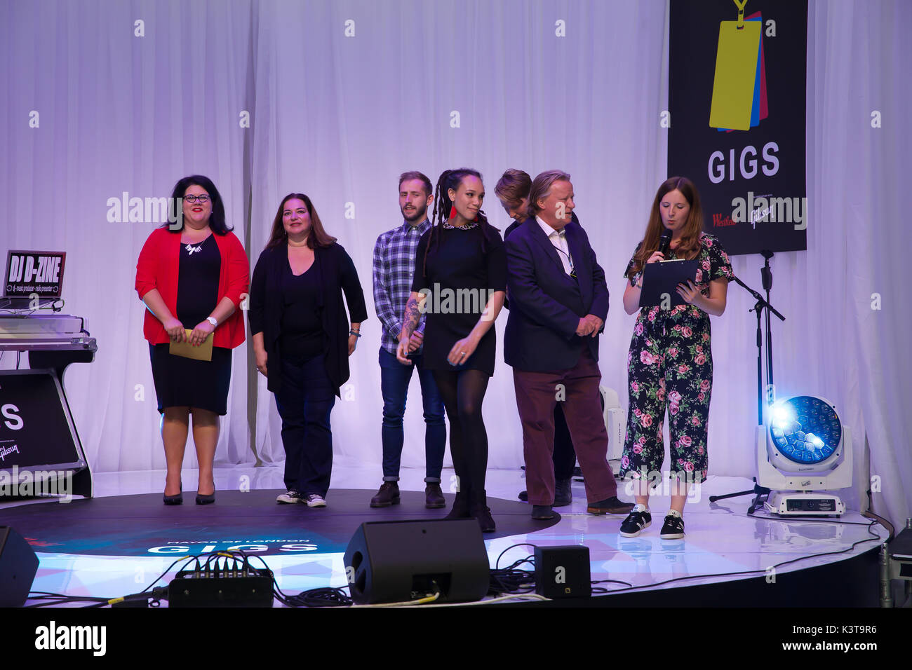 Londres, Royaume-Uni. Sep, 2017 3. Les gagnants du maire de Londres pour la Grande Finale des concerts étaient Josh Gleaves, Lucy et Gowan Josephine Shaw, la finale a eu lieu dans la région de Westfield, bergers Bush, London. Douze finalistes s'affrontent .Concerts est plus qu'un concours. Pour ceux qui restent le cours, une foule de possibilités s'ouvre à eux par une plus large Busk à Londres - programme payé pas cher, les terres privées de la rue avec le potentiel de gains de travail, la gestion de l'événement et de l'industrie l'accès. Credit : Keith Larby/Alamy Live News Banque D'Images