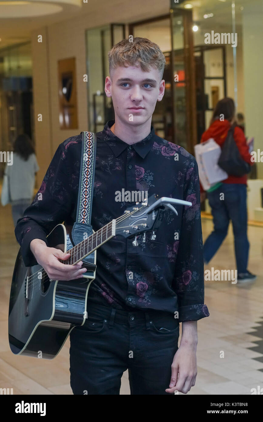 Londres, Royaume-Uni. Sep, 2017 3. La Journée Lavande finalistes de deux bande fonctionne à la maire de Londres Concerts à Westfield London. Credit : Voir Li/Alamy Live News Banque D'Images