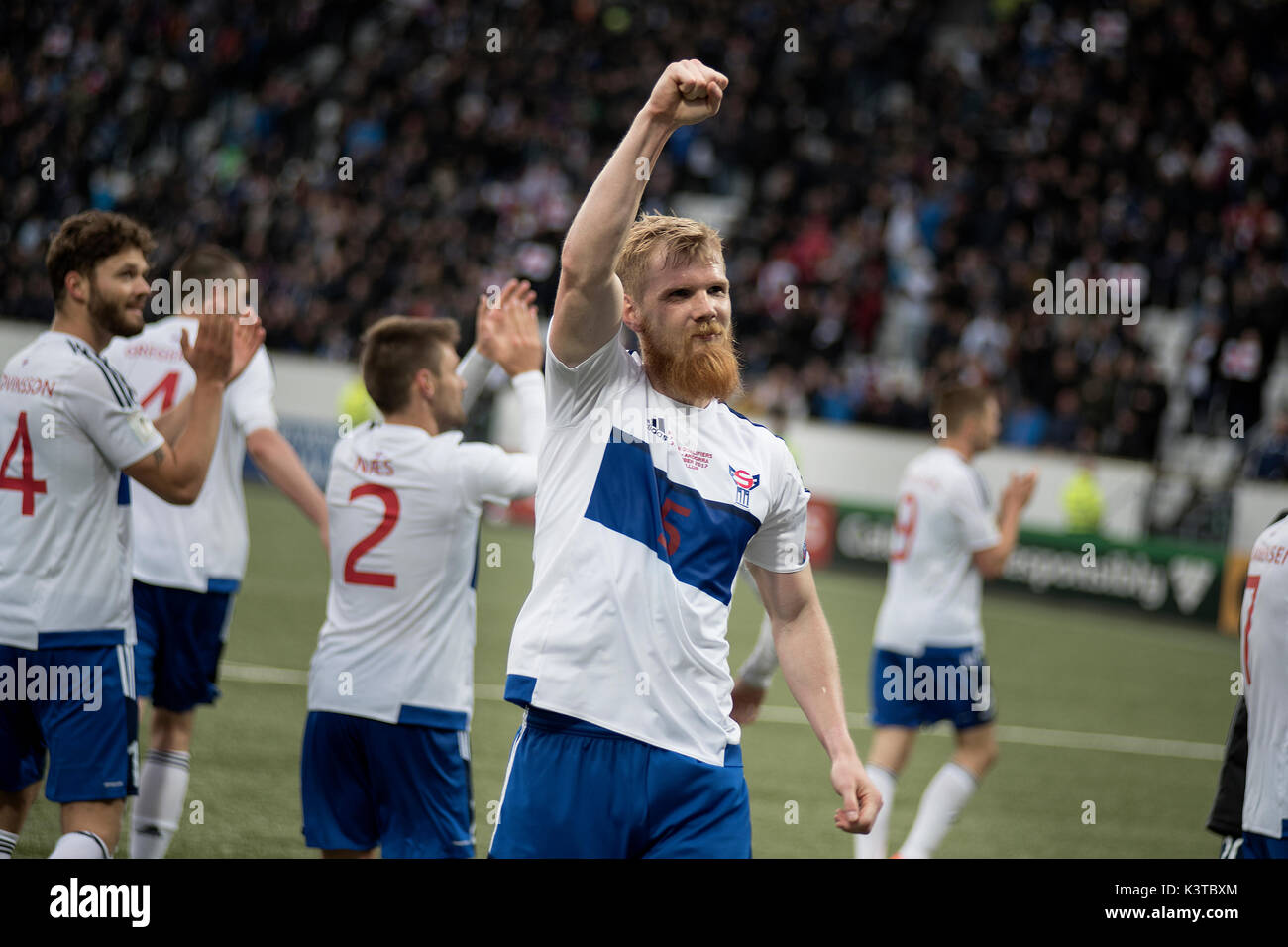 Mal Pais, Costa Rica. 06Th Sep 2017. Îles Féroé, Torshavn - septembre 3, 2017. Les joueurs des Îles Féroé célèbrent leur victoire de 1-0 sur l'Andorre à Torsvoellur Stadion à Torshavn. Dans l'image Odmar Faero (5). Gonzales : Crédit Photo/Alamy Live News Banque D'Images