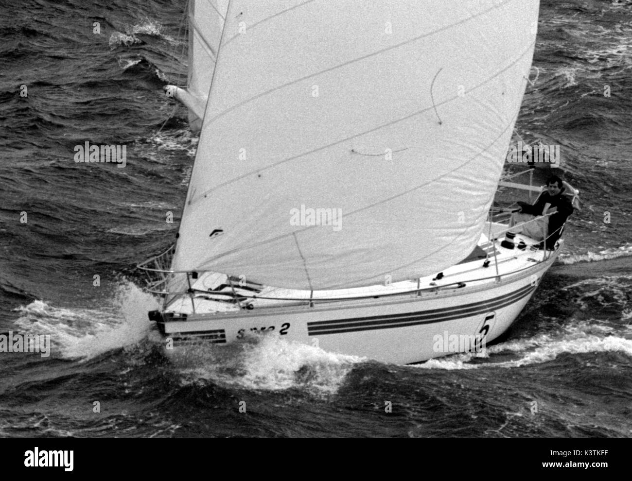 AJAXNETPHOTO, novembre, 1982. ST.MALO, FRANCE. - ROUTE DU RHUM - SPRA 2 au démarrage. PHOTO:JONATHAN EASTLAND/AJAX REF:821007 44 Banque D'Images