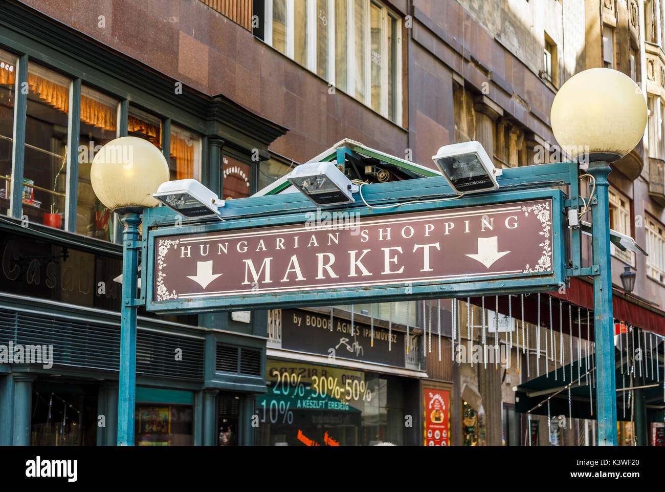 Connectez-vous à votre marché, Vacai Hongrois Ucta, une célèbre rue commerçante à Pest, Budapest, capitale de la Hongrie, de l'Europe centrale Banque D'Images