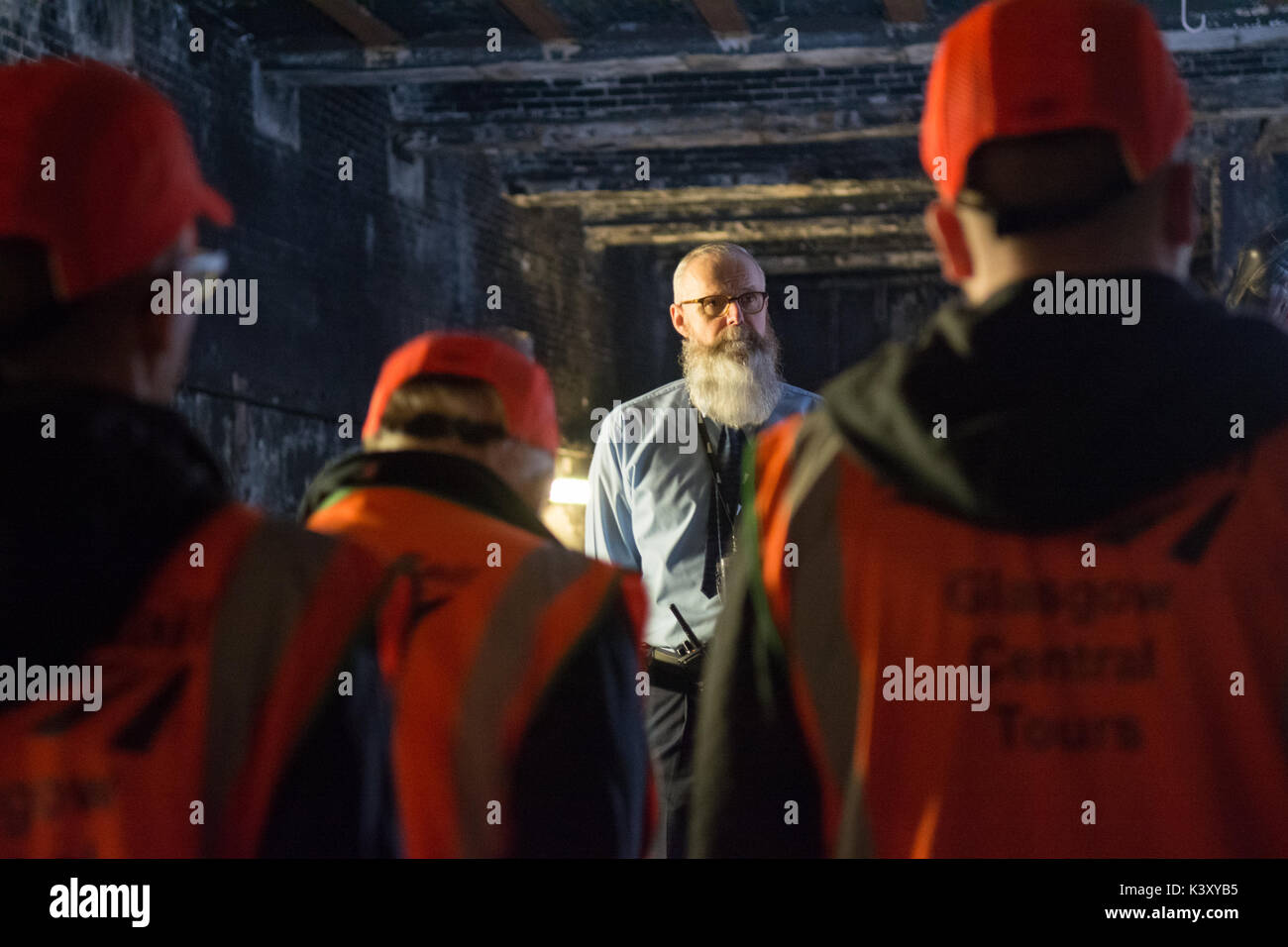 La gare centrale de Glasgow Tour - Paul Lyons, historien et Network Rail tour guide Banque D'Images