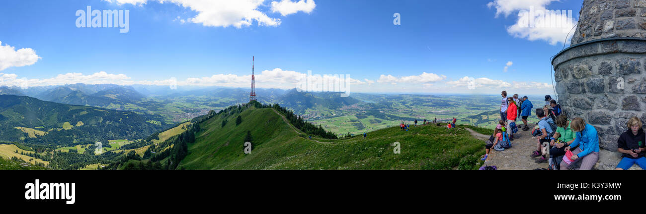 Sur la montagne de Grünten, sommet des Hochwartspitze, émetteur, Gebirgsjäger monument, vue de Sonthofen et Immenstadt im Allgäu, Bihlerdorf, Schwaben, UN Banque D'Images