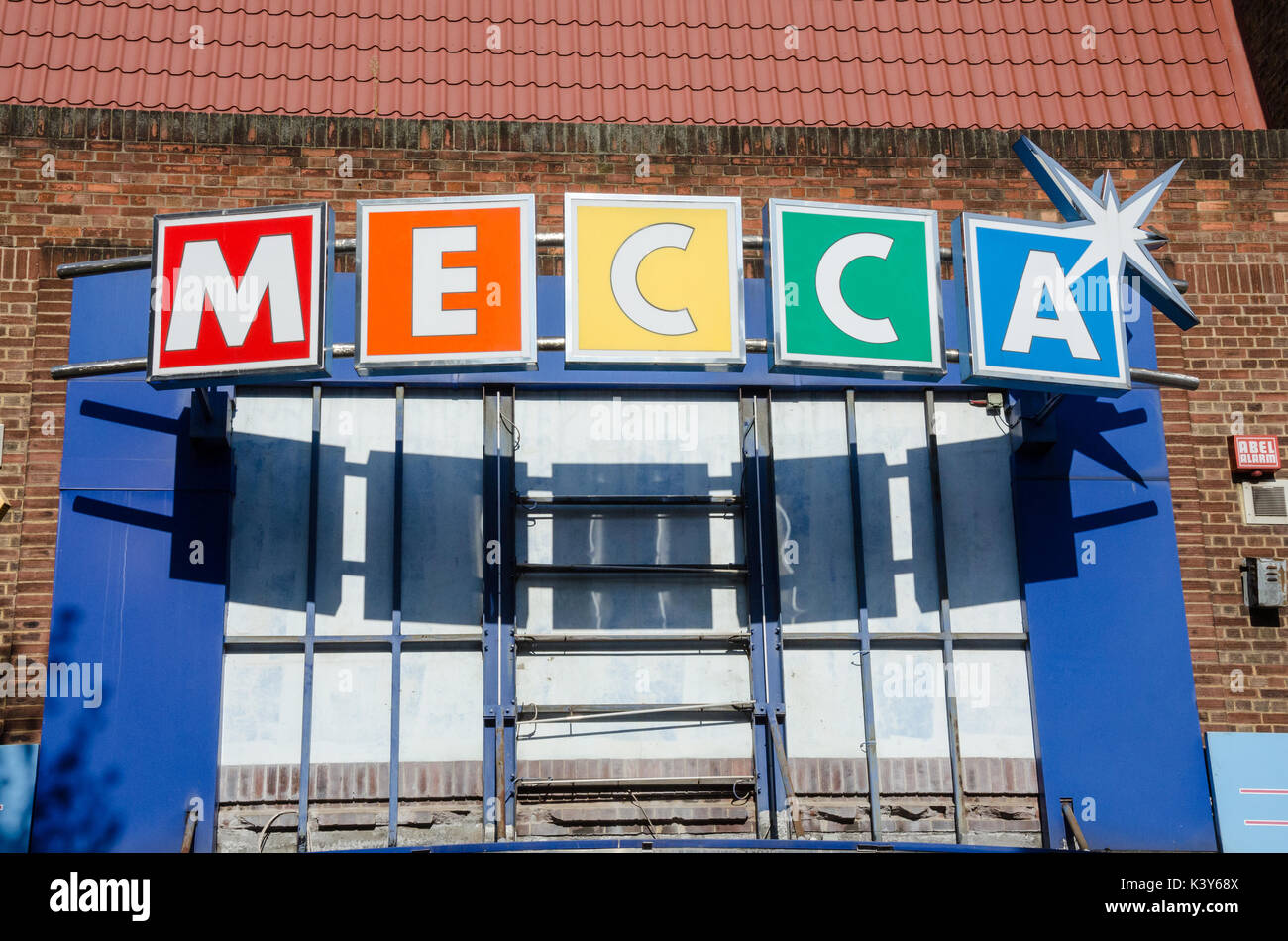 Un Mecca Bingo sur le côté d'une salle de bingo. Banque D'Images