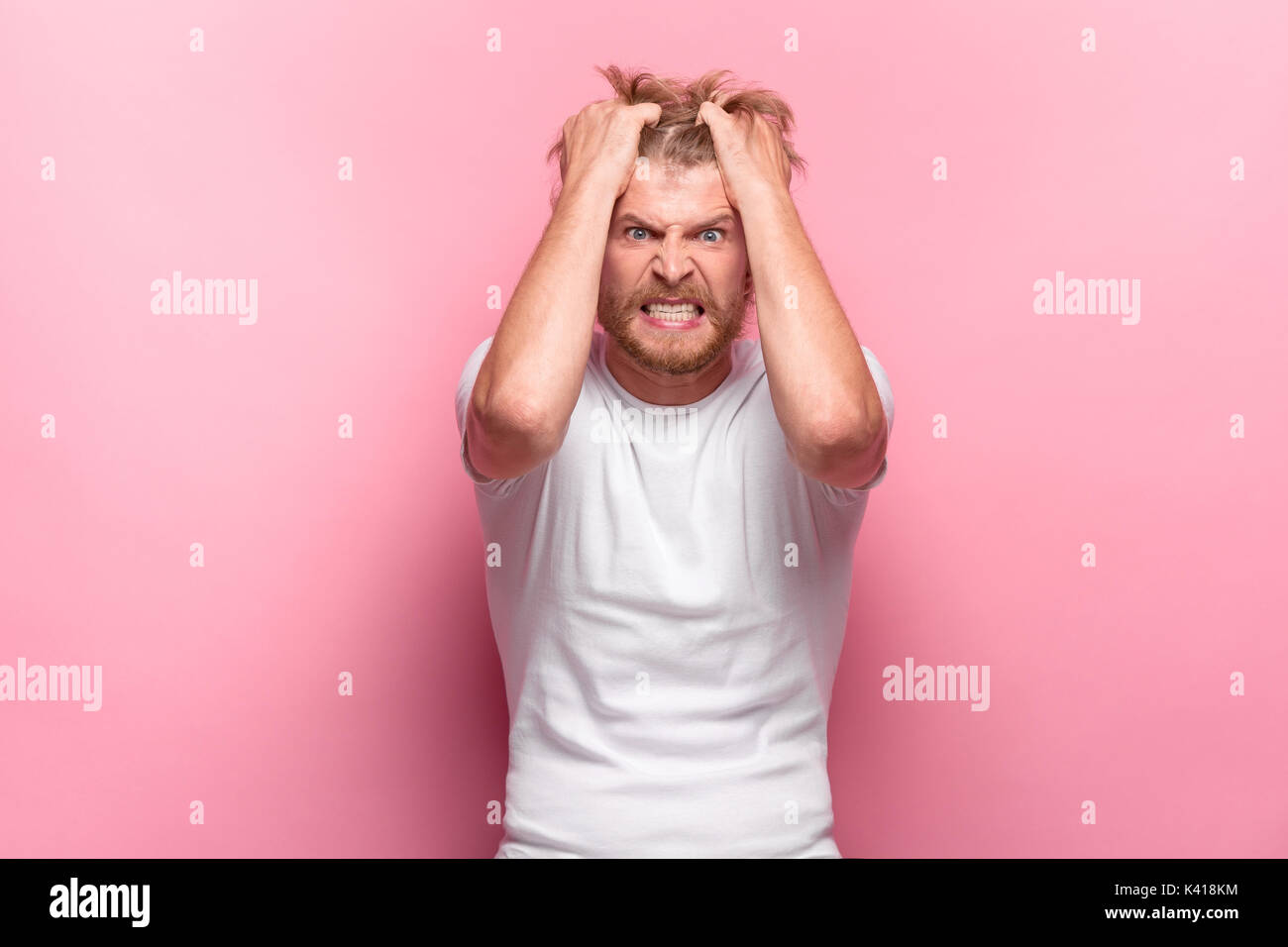 La colère et l'homme qui crie Banque D'Images