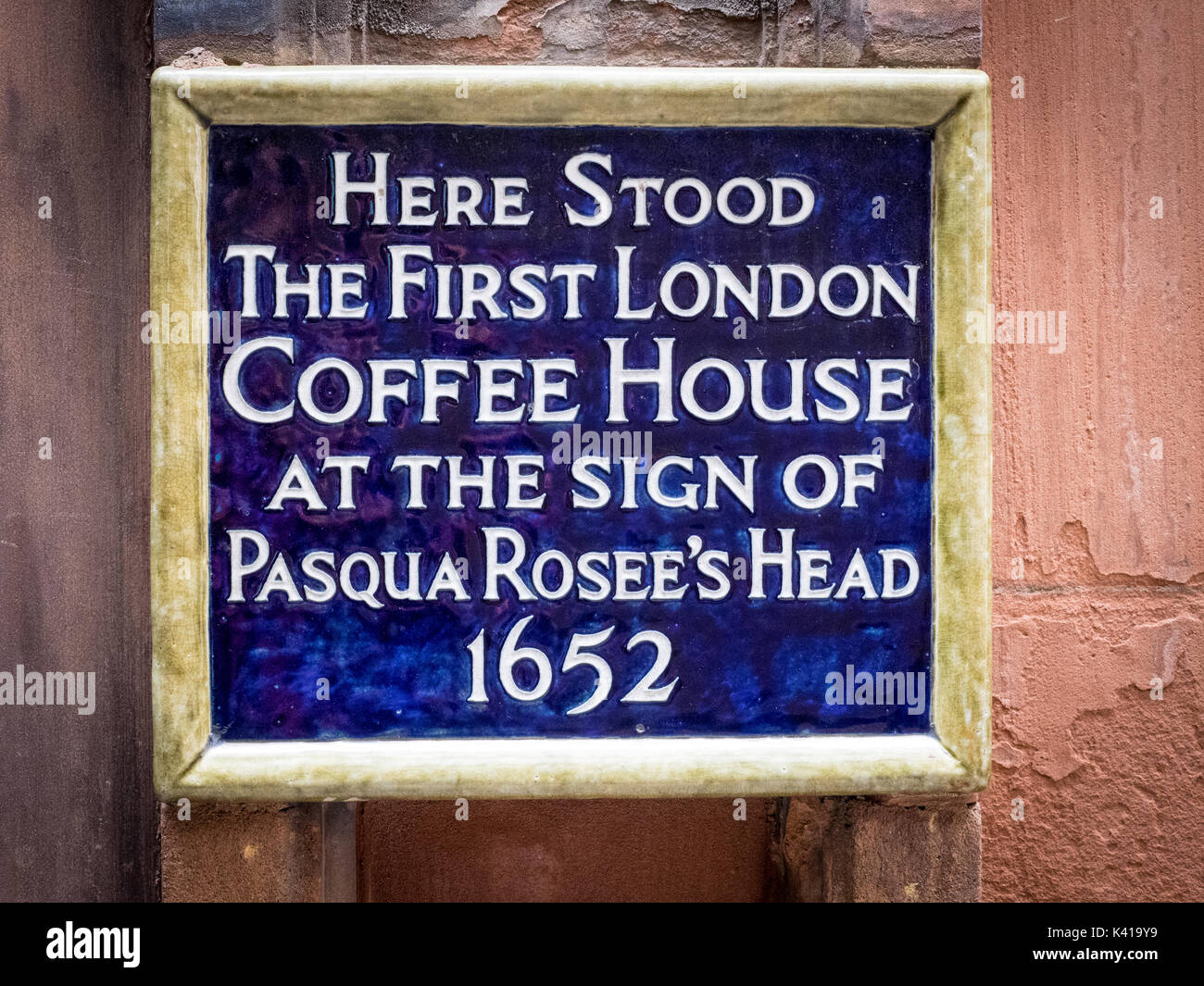 Le Jamaica Wine House à St Michael's Alley au large de Cornhill dans la City de Londres, sur le site du premier café de Londres. Tête de Pasqua Rosee. Banque D'Images