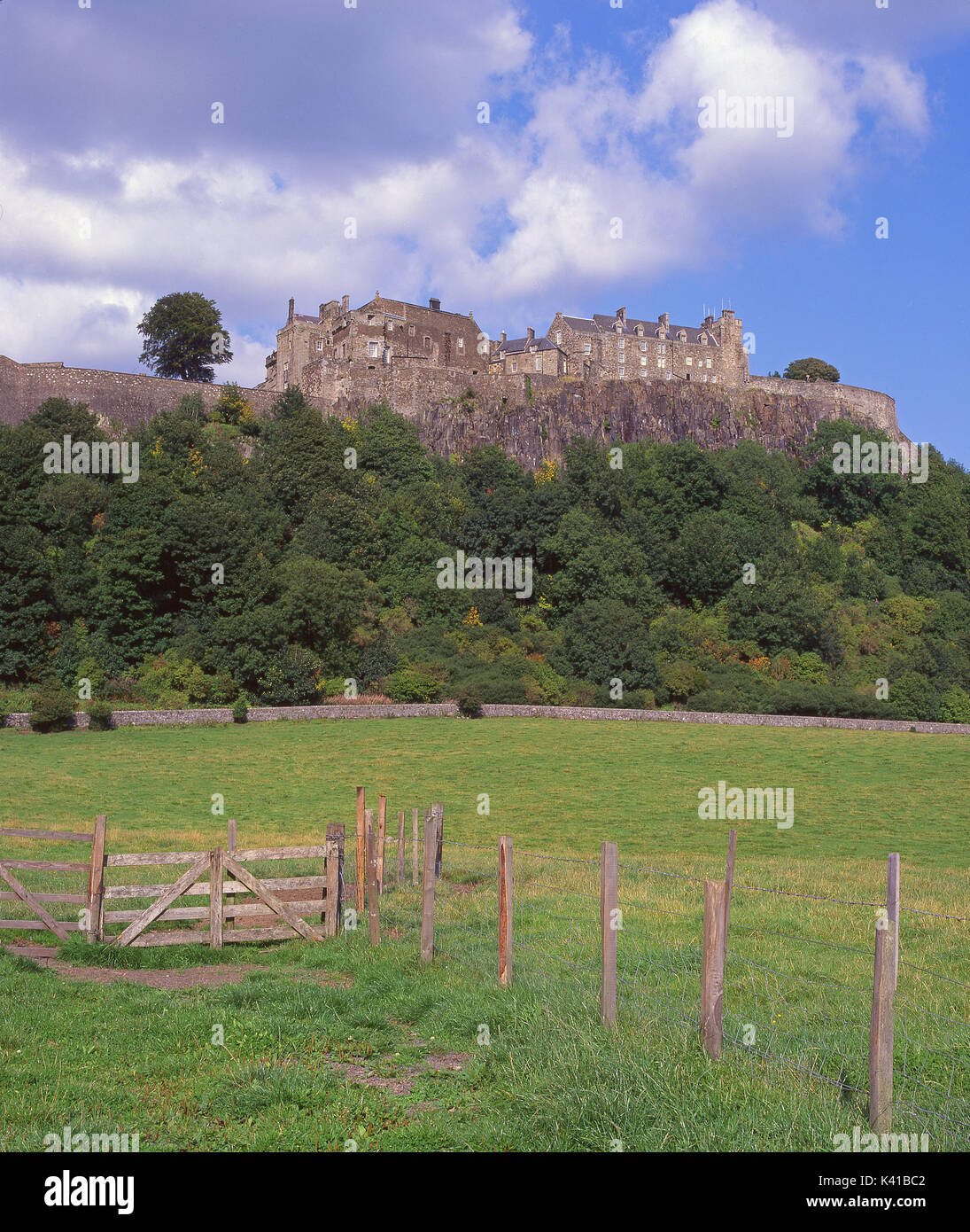 Vue du château de Stirling, perchée sur son Cragg volcanique, Stirling, Ecosse centrale Banque D'Images