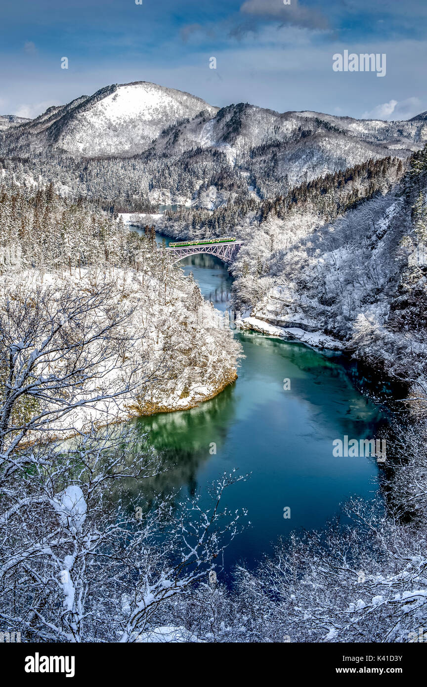 Ligne Tadami en hiver dans la région de Fukushima, Japon Banque D'Images