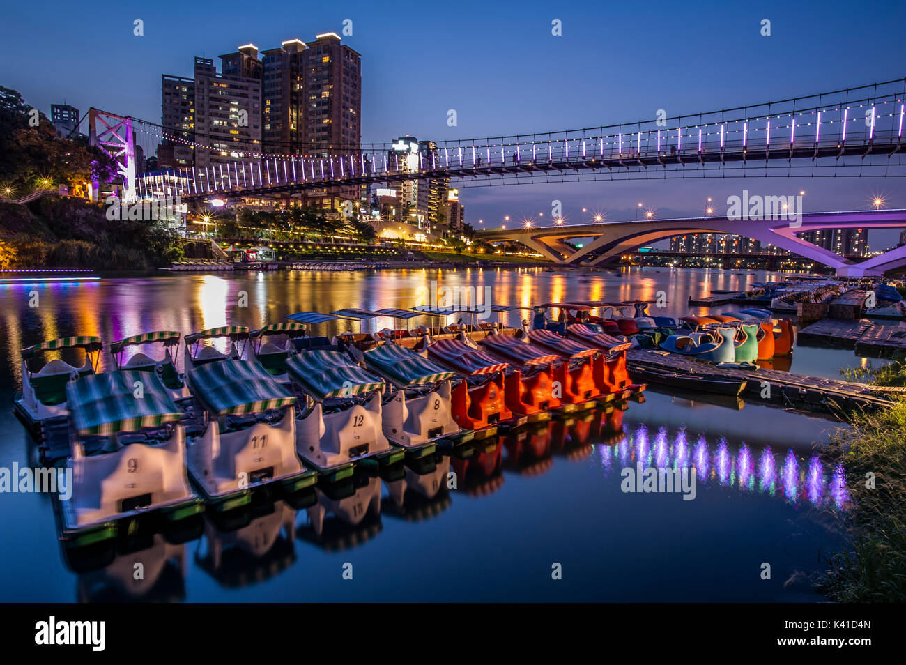 Bitan scenic area de nuit à New Taipei City, Taiwan Banque D'Images