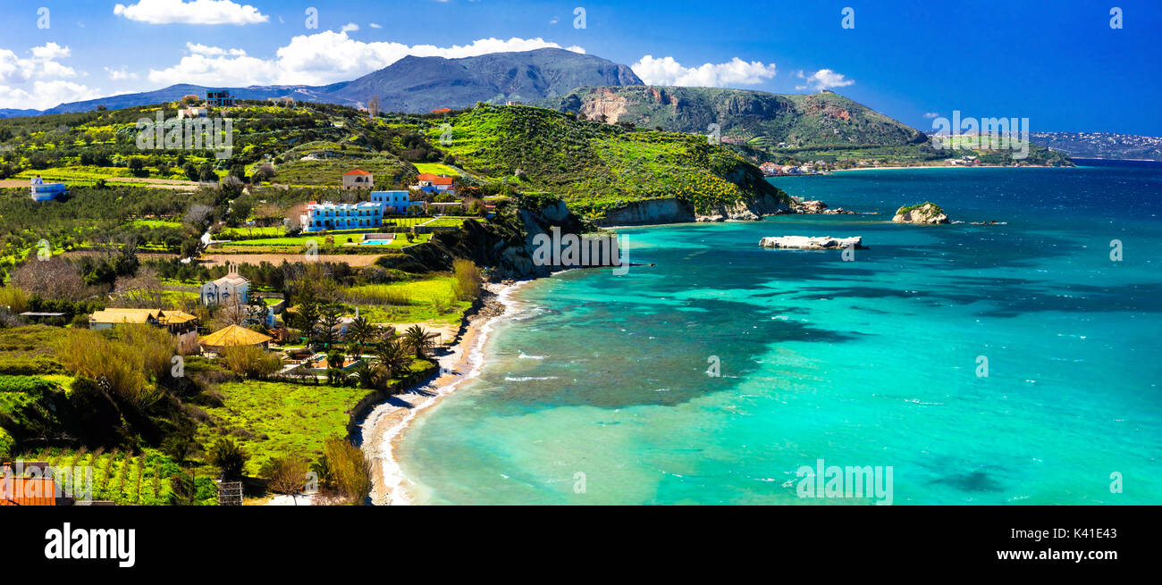 Belle île de Crète. Vue sur la baie d''Almyrida avec mer turquoise. Jours fériés grecs Banque D'Images