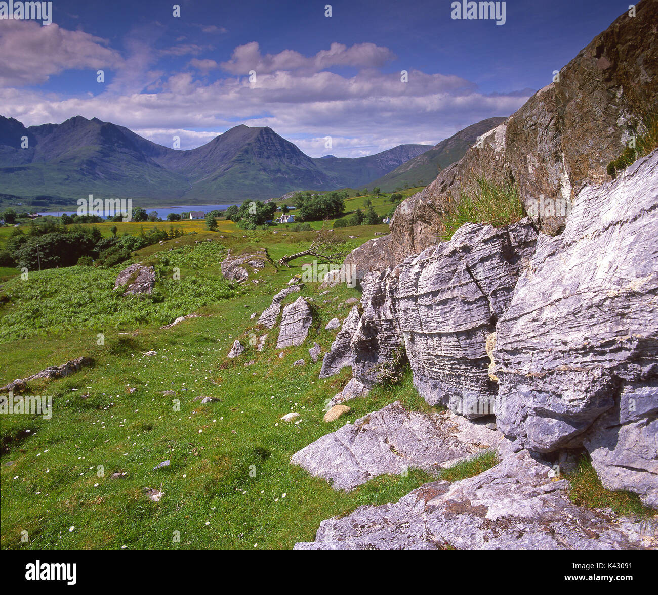 Vue spectaculaire de la rive du Loch Slapin vers les Cuillins, Torrin, île de Skye Banque D'Images