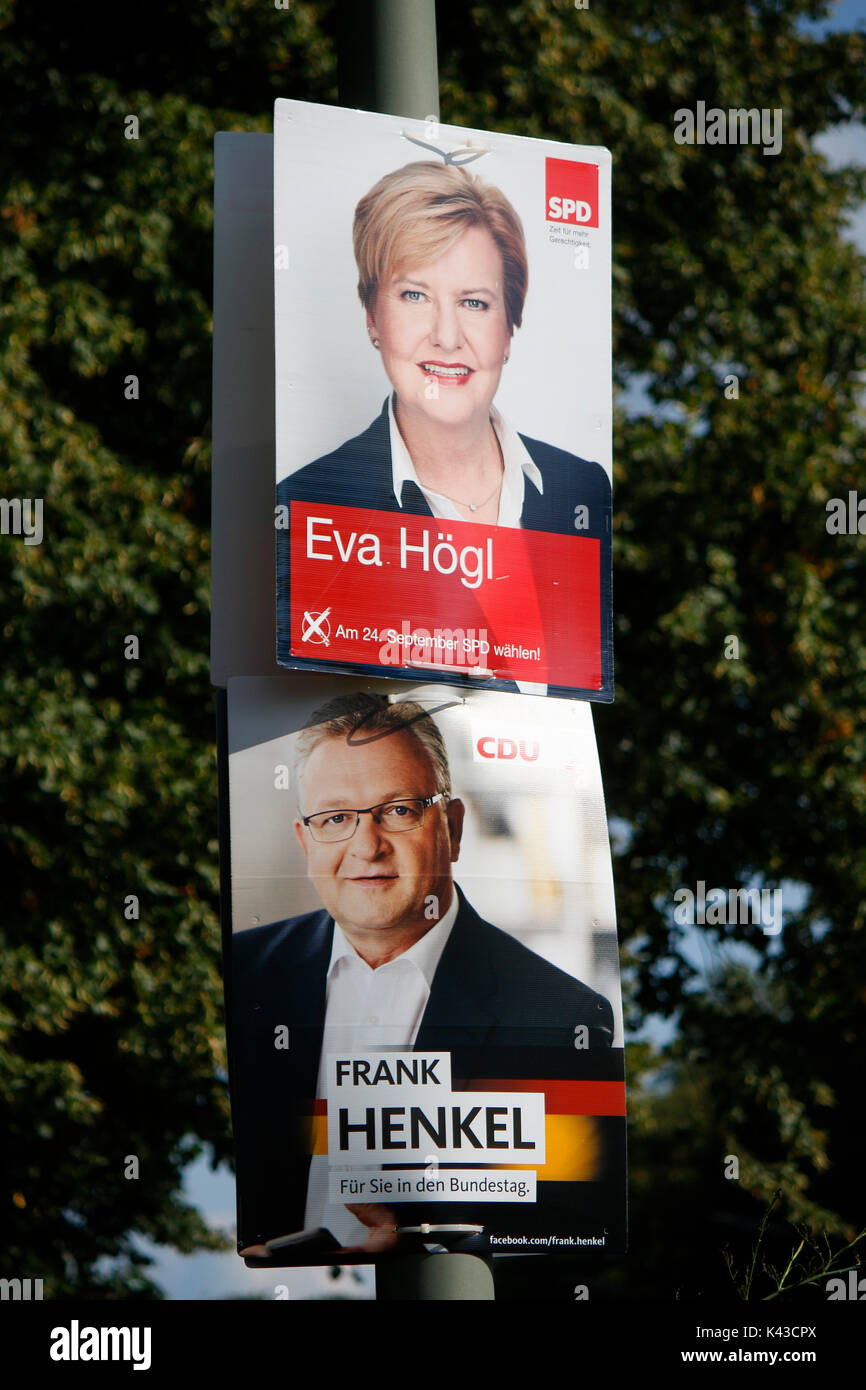 Wahlplakate : Eva Hoegl, Frank Henkel, 4. Septembre 2017, Berlin. Banque D'Images