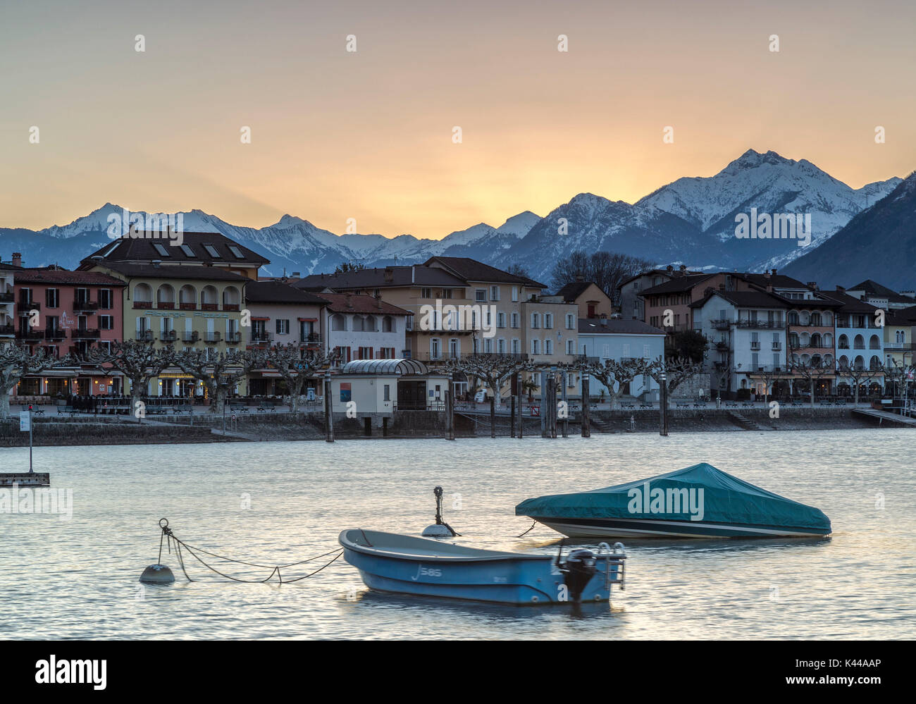 La Suisse, le Tessin, le Lac Majeur, Locarno, lac, l'aube, Banque D'Images