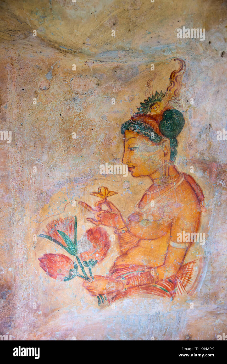 Fresque dans l'ancienne cave temple, Sigiriya, Sri Lanka, Asie Banque D'Images