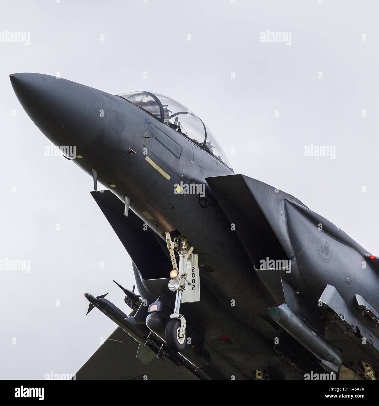 La récolte d'un carré F-15E Strike Eagle à partir de la 48e Escadre de chasse, comme il arrive en terre à RAF Lakenheath après une sortie de formation. Banque D'Images