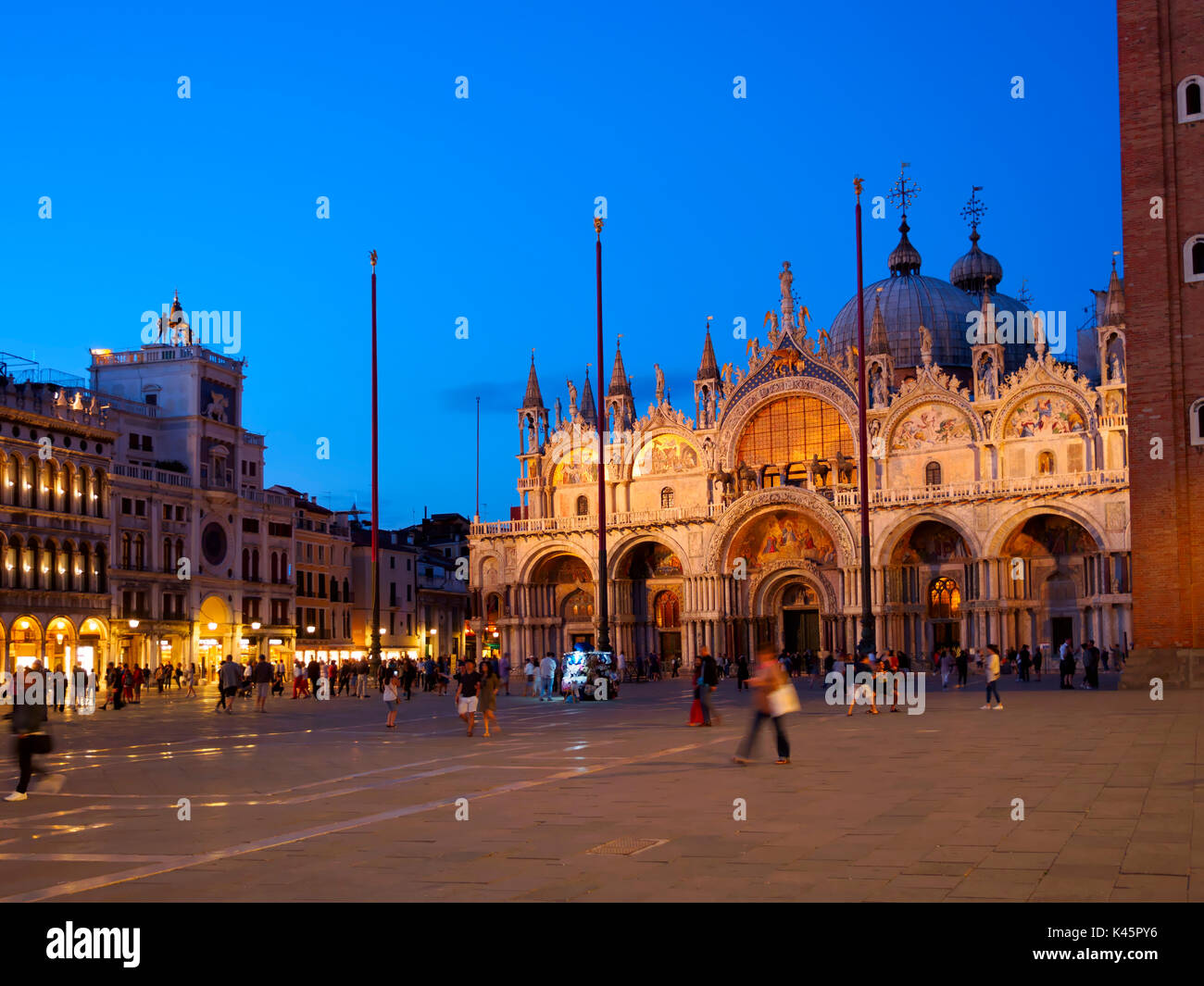 La Place Saint Marc et la basilique la nuit, Venise, Italie Banque D'Images