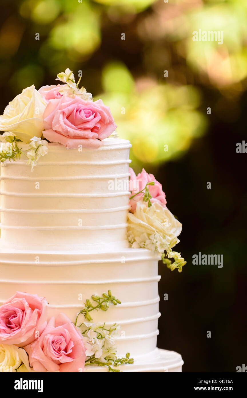 Joyeux Anniversaire Avec Des Fleurs Banque D Image Et Photos Alamy