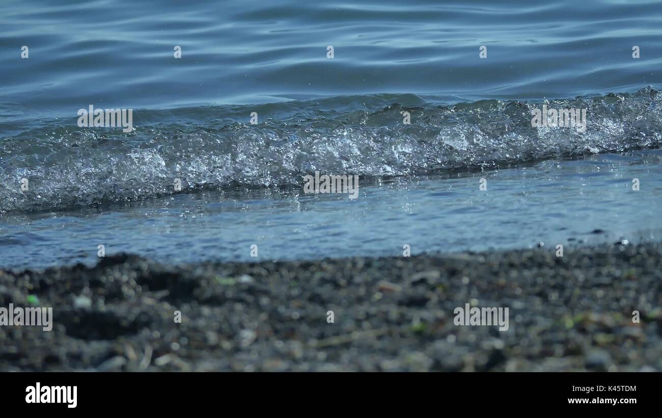 Il vagues Splash. Reste sur la mer Noire bleu de l'eau Banque D'Images