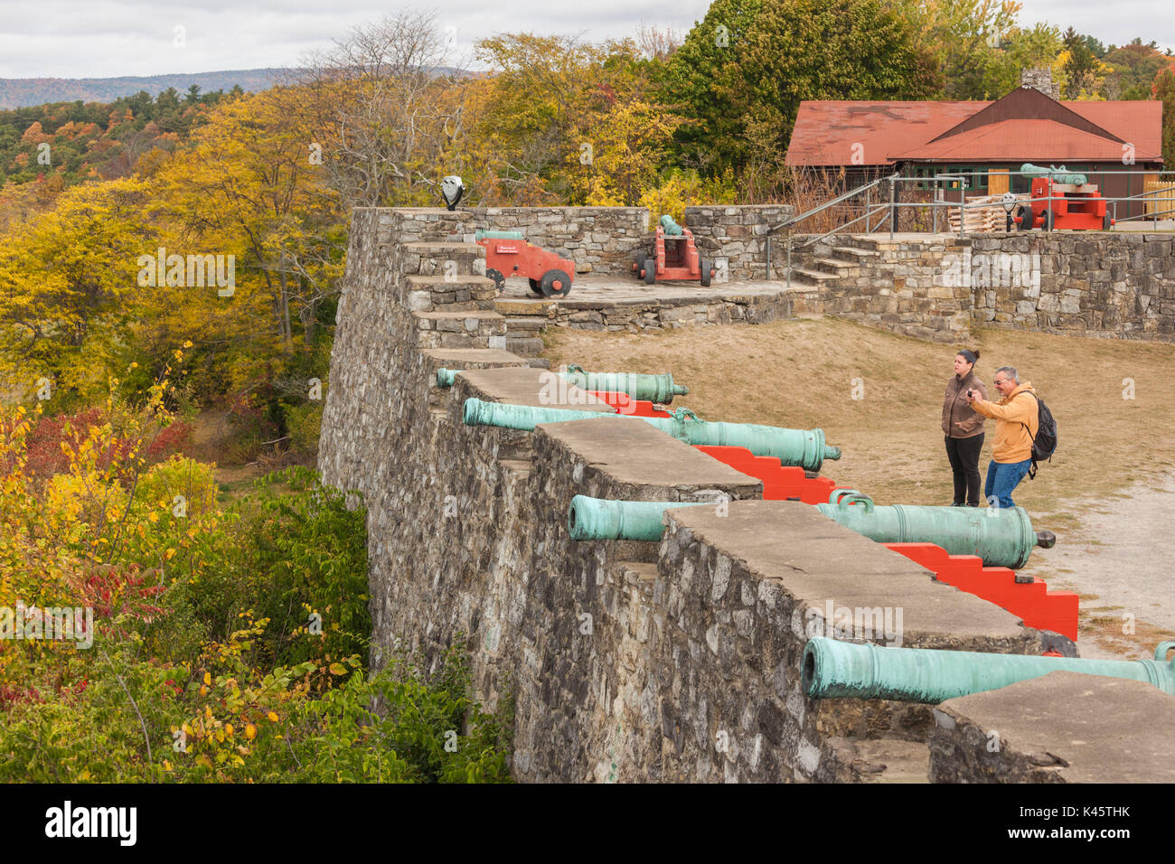 USA, New York, Adirondacks, Ticonderoga, Fort Ticonderoga, canons Banque D'Images