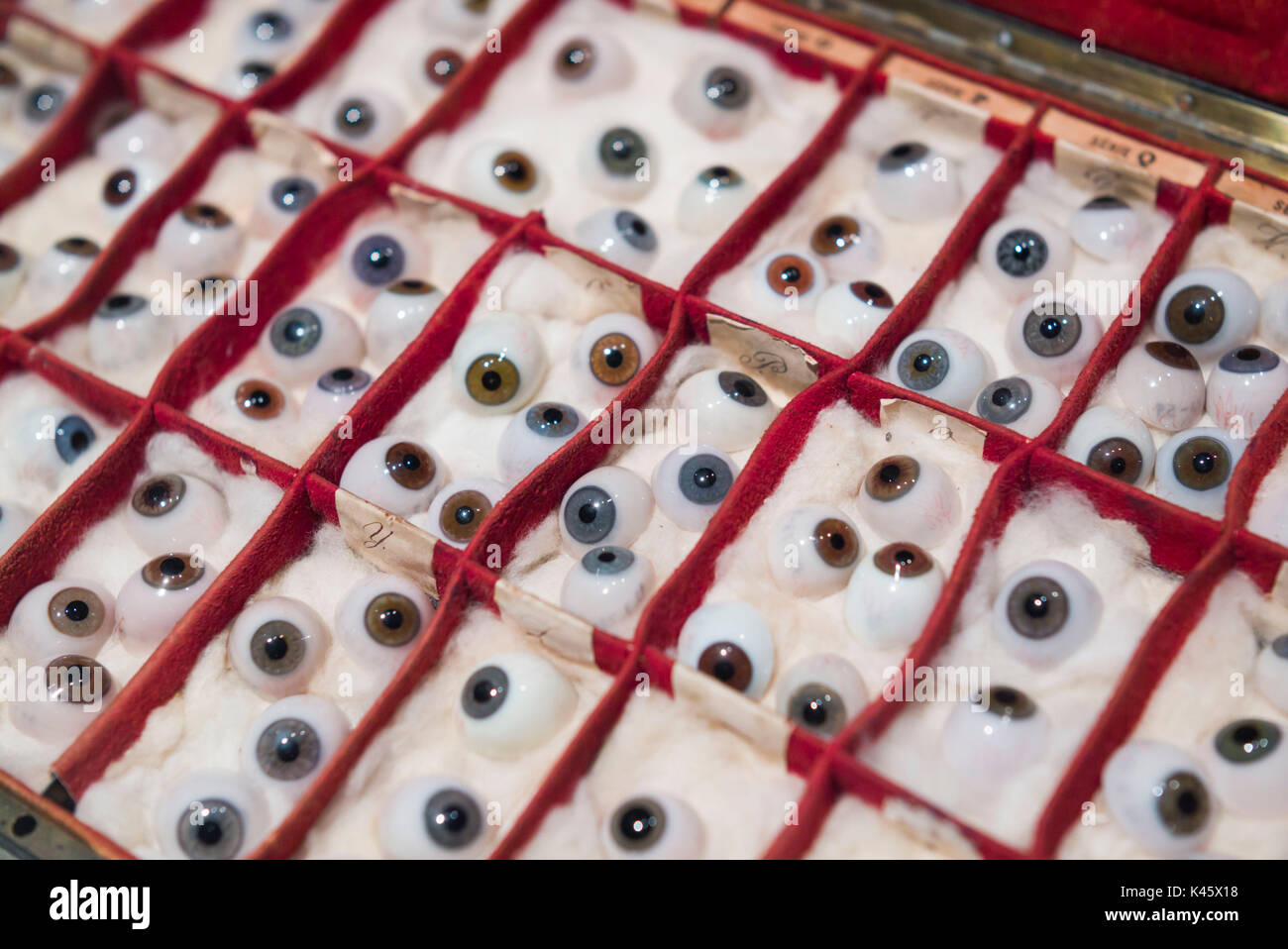 USA, New York, Région des lacs Finger, Corning, Corning Museum of Glass, yeux de verre Banque D'Images