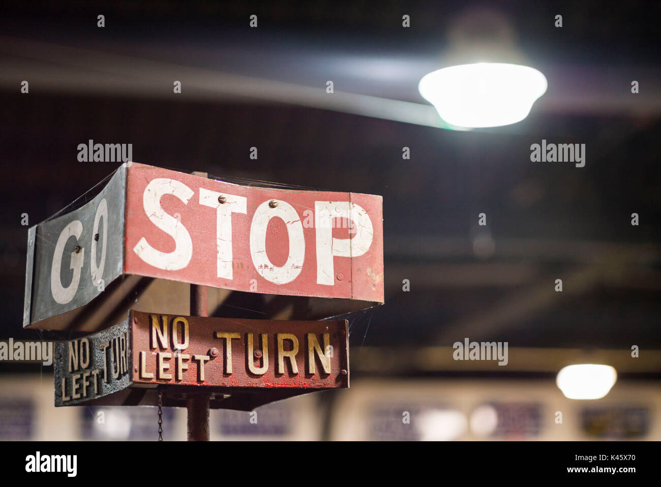 USA, New York, dans l'ouest de New York, Buffalo, le Buffalo Transportation Pierce-Arrow Museum, un panneau d'arrêt mécanique Banque D'Images