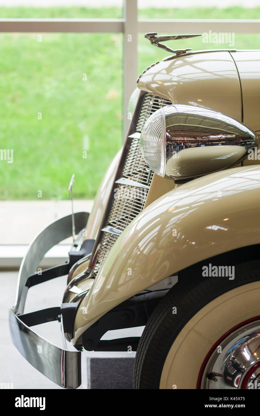 USA, New York, dans l'ouest de New York, Buffalo, le Buffalo Transportation Pierce-Arrow Museum, 1935 Auburn Speedster Banque D'Images