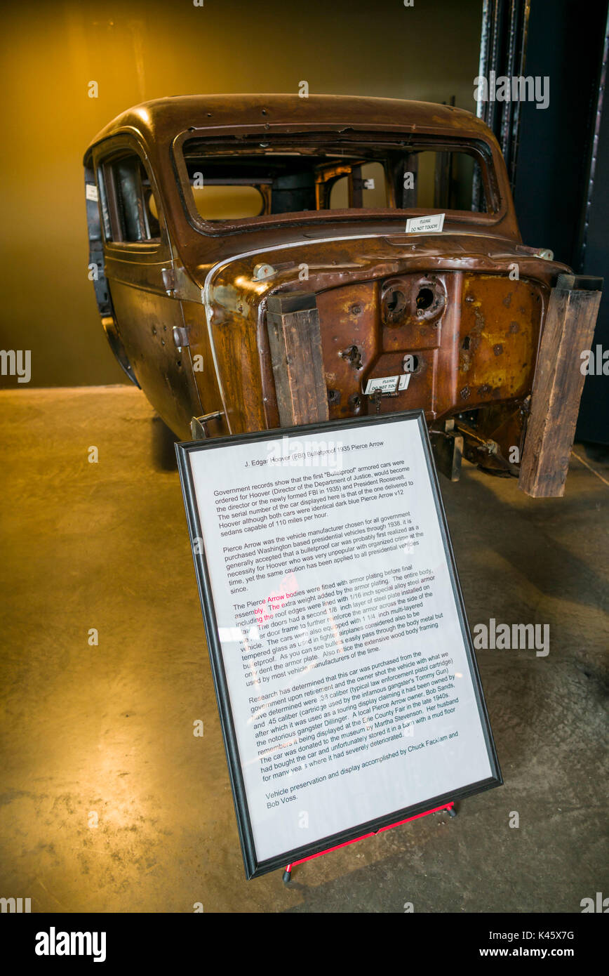 USA, New York, dans l'ouest de New York, Buffalo, le Buffalo Transportation Pierce-Arrow Museum, armored 1935 Pierce-Arrow utilisé par le directeur du FBI J. Edgar Hoover Banque D'Images