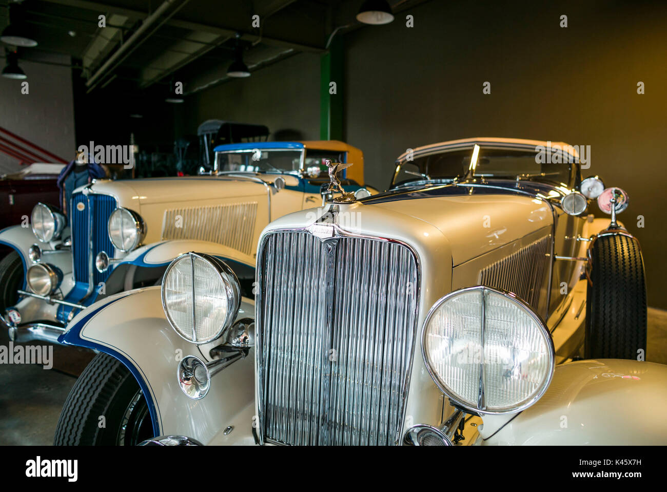 USA, New York, dans l'ouest de New York, Buffalo, le Buffalo Transportation Pierce-Arrow Museum, 1930 voitures Auburn Banque D'Images