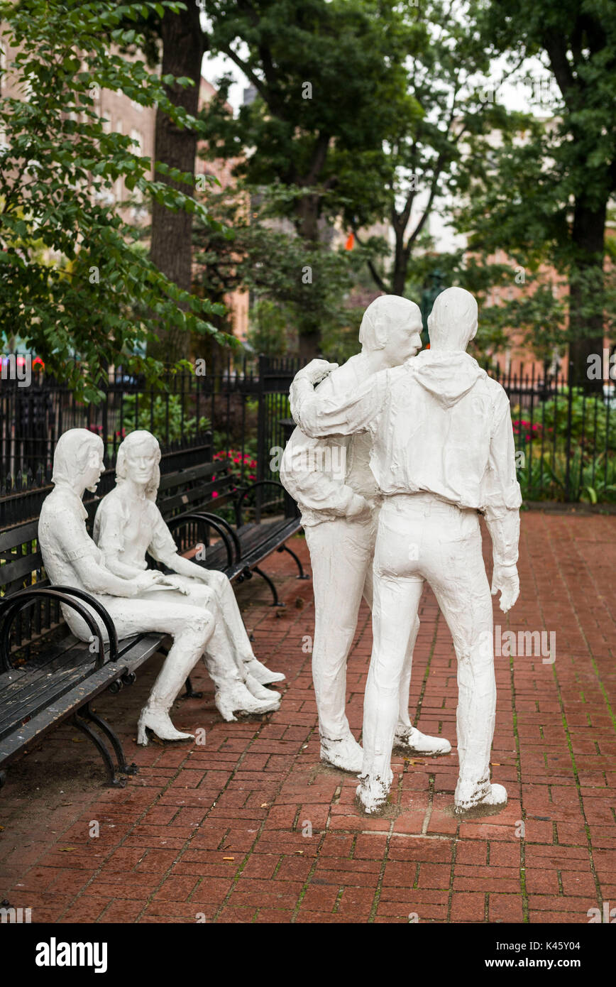 USA, New York, New York, Manhattan, Greenwich Village, Sheridan Square, Gay Liberation Monument par George Segal Banque D'Images