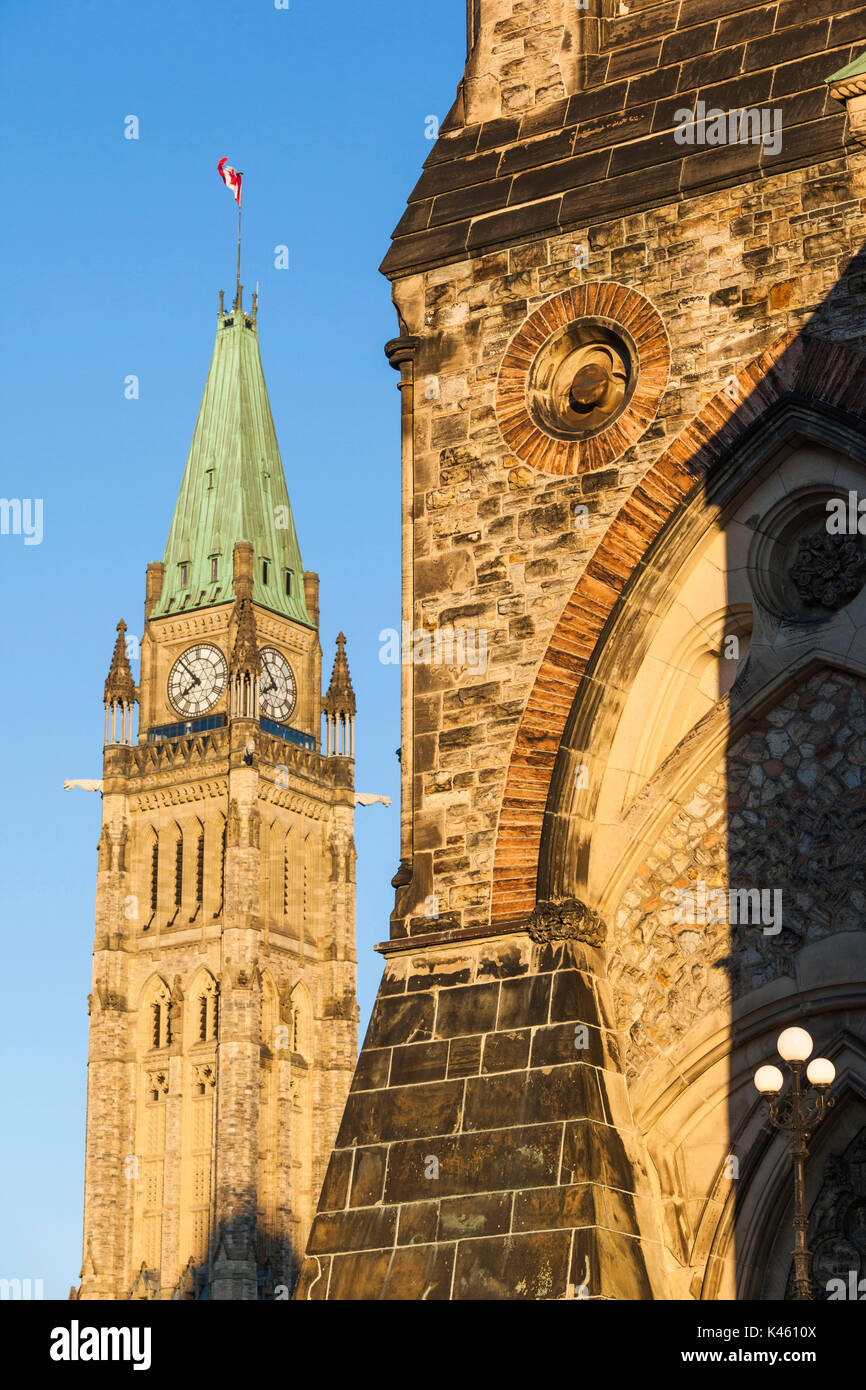 Le Canada, l'Ontario, Ottawa, capitale du Canada, l'édifice du Parlement, la Tour de la paix, l'aube Banque D'Images