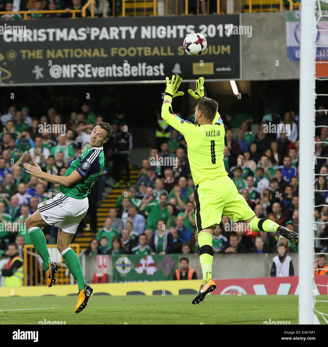 Scores de jonny evans en irlande du nord Banque de photographies et d