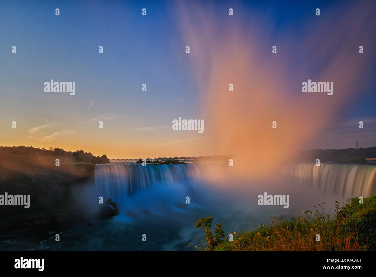 Niagara Falls, ON, Canada. 27 août 2017. Horseshoe Fall au lever du soleil. © igor ilyutkin Banque D'Images