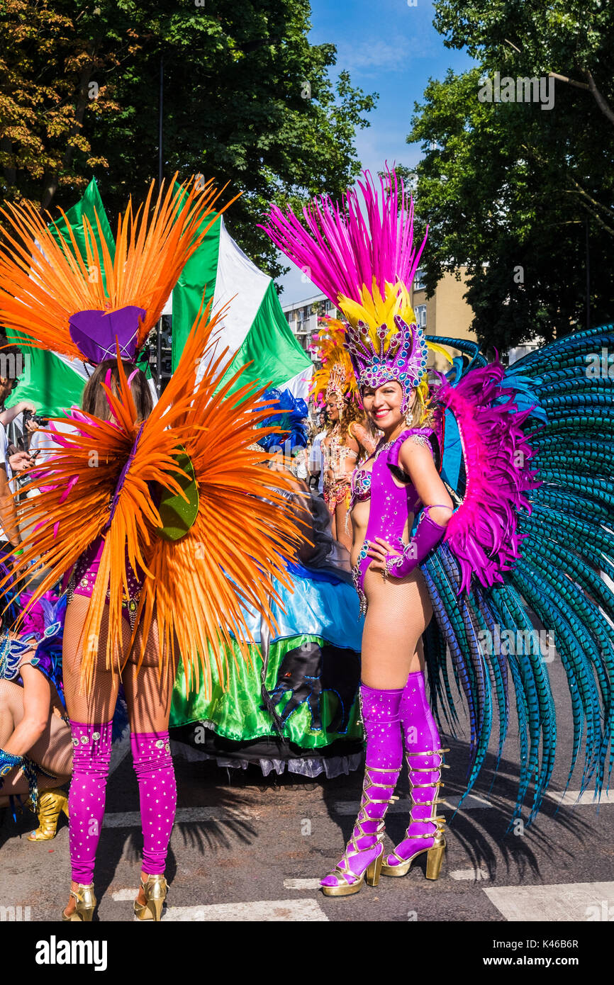 Notting Hill Carnival est un événement annuel qui a eu lieu à Londres depuis 1966 dans les rues de Notting Hill, Londres, Angleterre, Royaume-Uni Banque D'Images