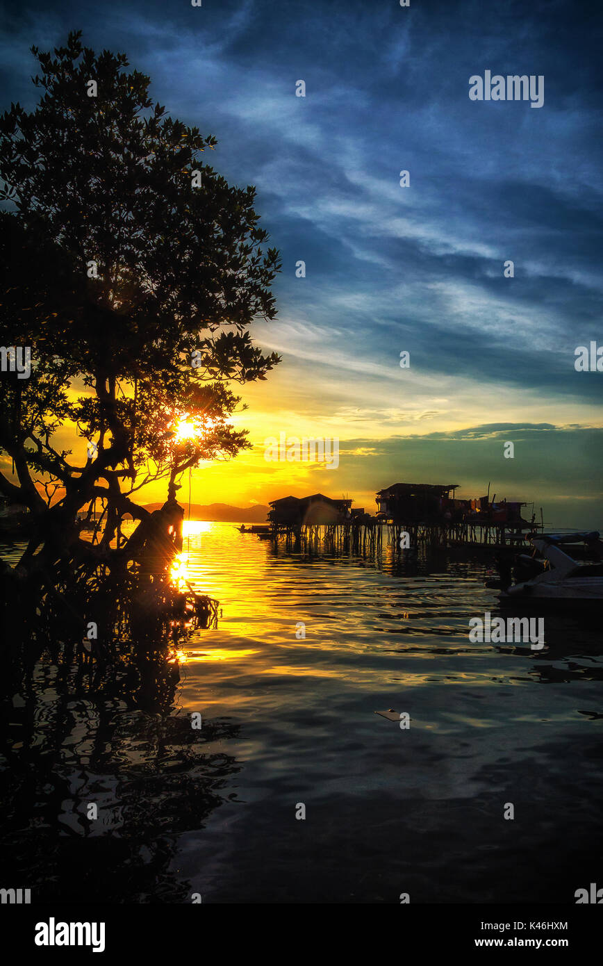 Semporna, Sabah, mai 2017, une colonie de Sea Gypsy appelé Bajau Laut Banque D'Images