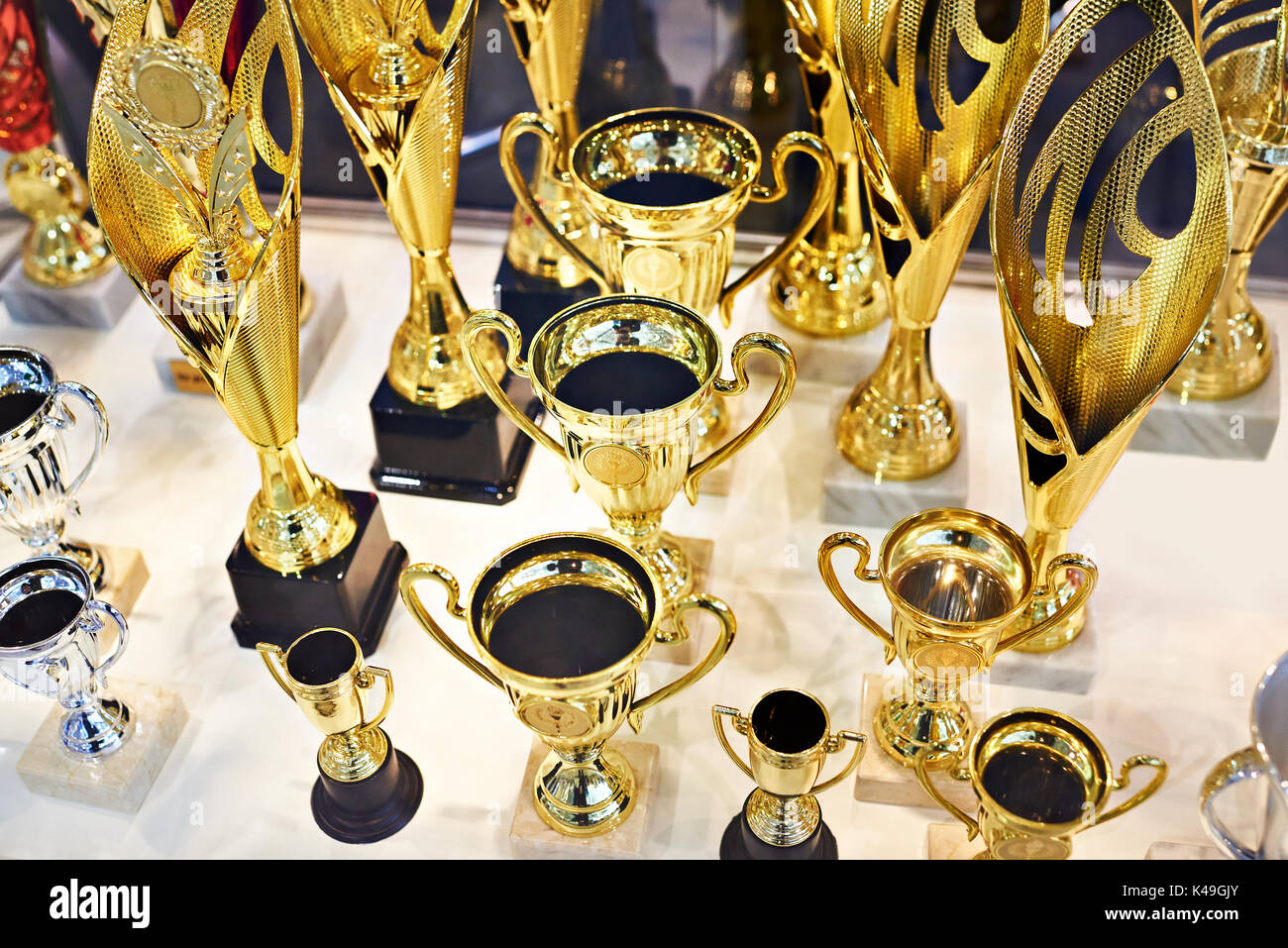 Médaille or cups dans le cas d'affichage Banque D'Images