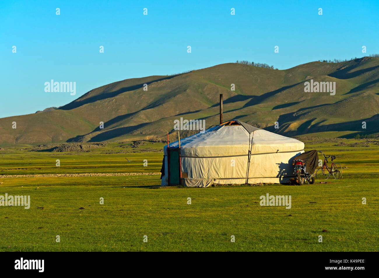Yourte d'une famille de nomades dans la vallée de l'Orkhon, Mongolie Banque D'Images