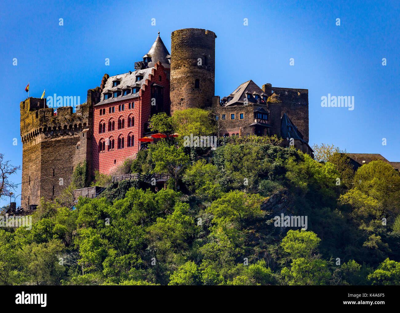 La Schönburg à Oberwesel sur le Rhin moyen Banque D'Images