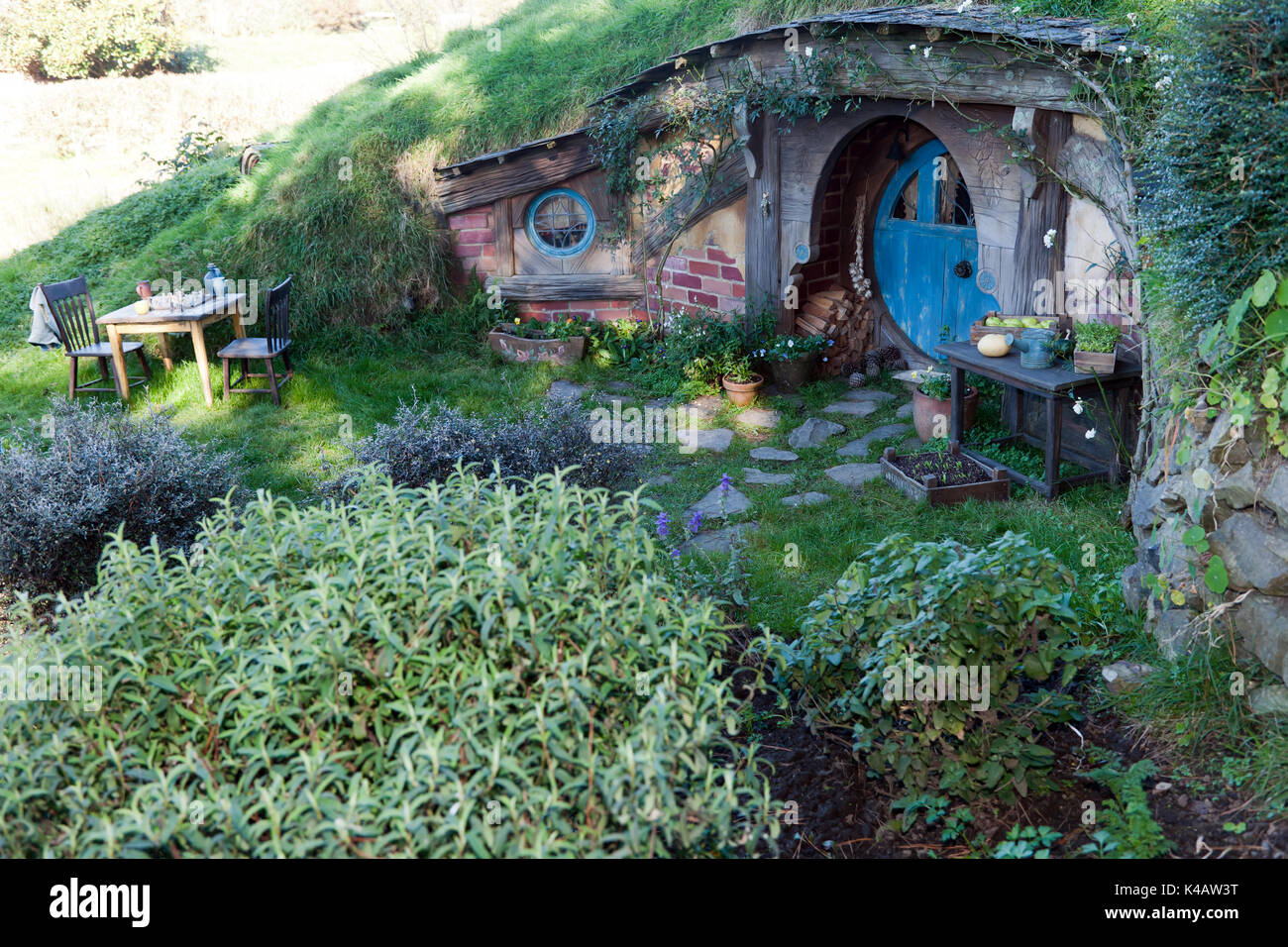 Vue d'un trou de Hobbit, au cinéma, Hobbiton Matamata, Waikato, Nouvelle-Zélande Banque D'Images