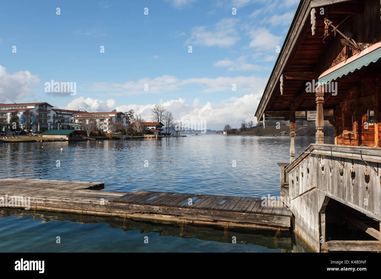 MUNICH, BAVIÈRE, ALLEMAGNE - 11 MARS 2018 : Le Groupe Du Drapeau Hésite